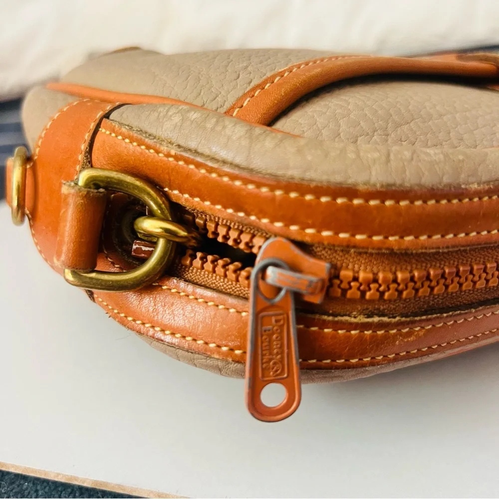 Vintage Leather Beige and Camel Dooney & Bourke Crossbody with detachable strap - Picture 13 of 14